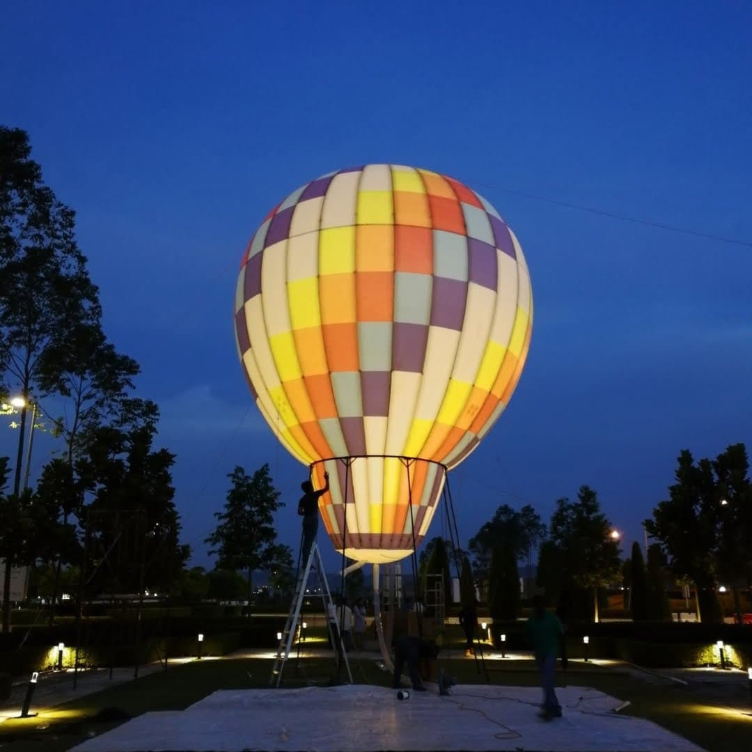 Lighted hot air balloon replica Malaysia