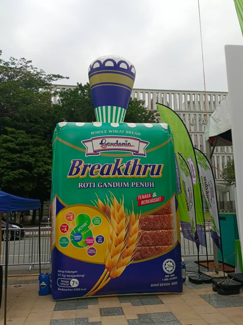 Custom inflatable brand mascot Malaysia