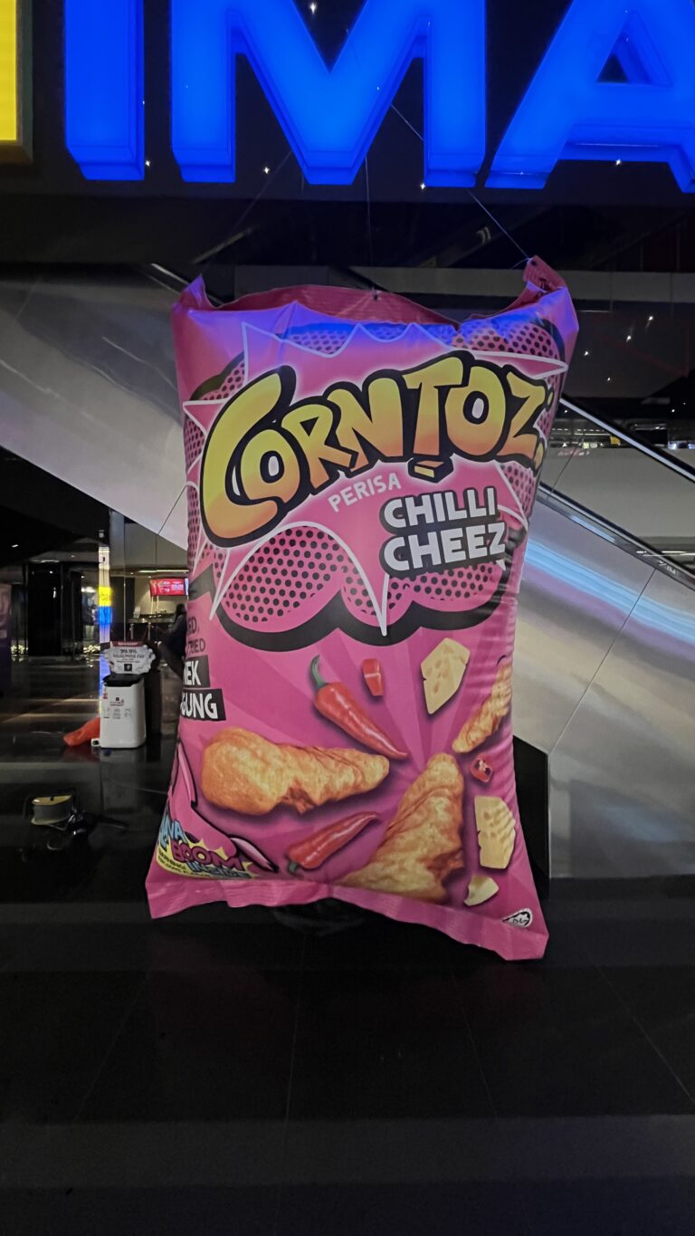 Replika Paparan Inflatable Snek Corntoz