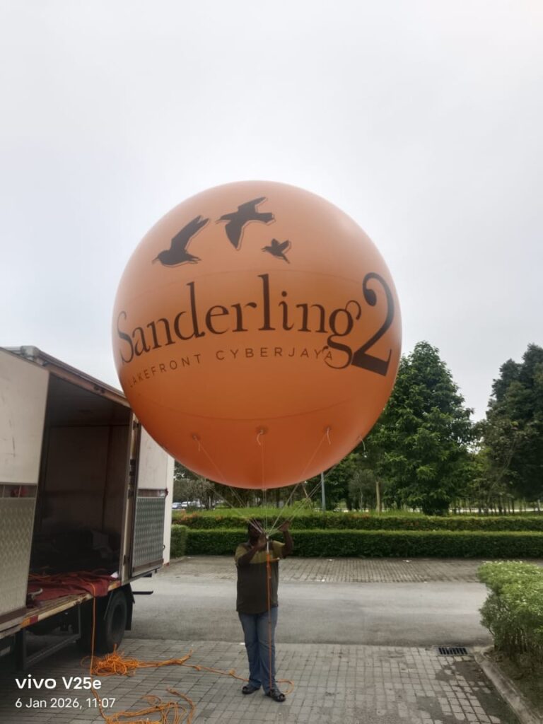 Giant Advertising Balloon at Avaland's Sanderling 2 Lakefront Cyberjaya — photo 8