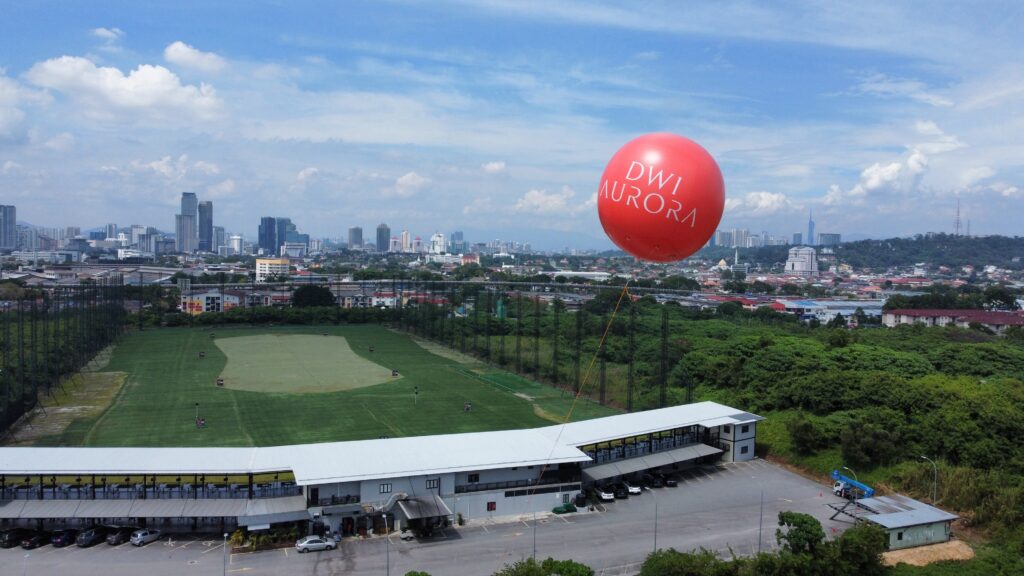 Giant Advertising Balloon at Surya PJ, Dwi Aurora Condominium Property Launching — photo 5