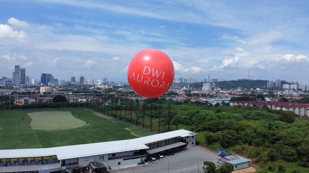 Giant Advertising Balloon at Surya PJ, Dwi Aurora Condominium Property Launching — photo 6