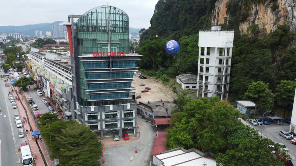 Giant Advertising Balloons Inflatable Arch at Batu Caves for Thaipusam 2025 — photo 1
