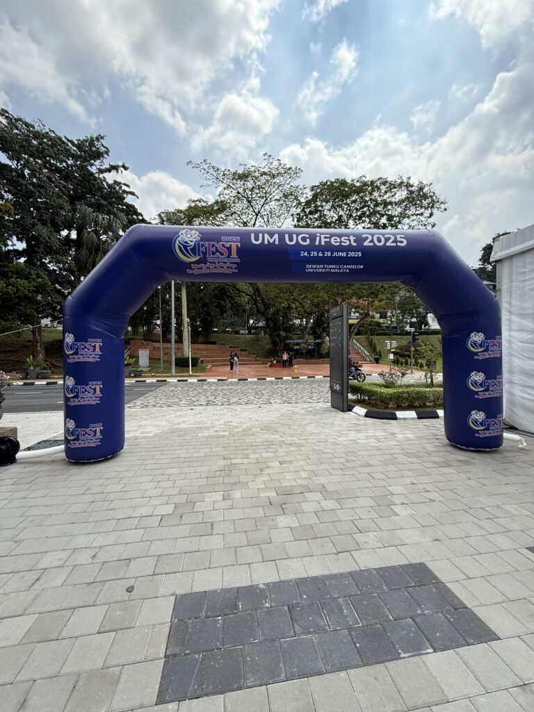 Giant Balloon & Inflatable Arch at University of Malaya — photo 4