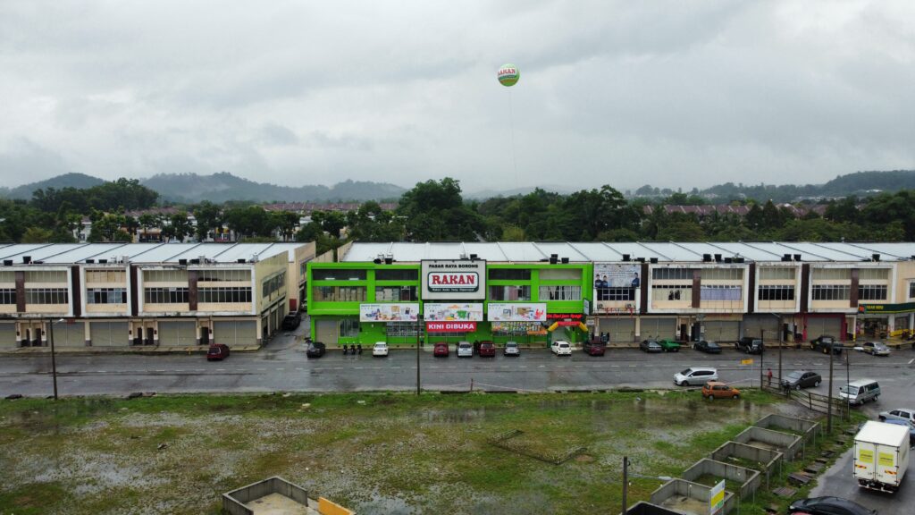 Belon Gergasi Pembukaan Pasaraya Rakan Batang Kali — photo 2