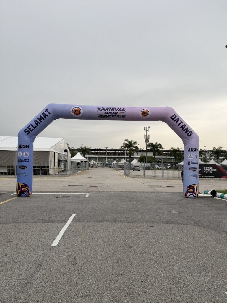 Inflatable Arch at Karnival Sukan Permotoran BOSS Sepang 2025 — photo 1