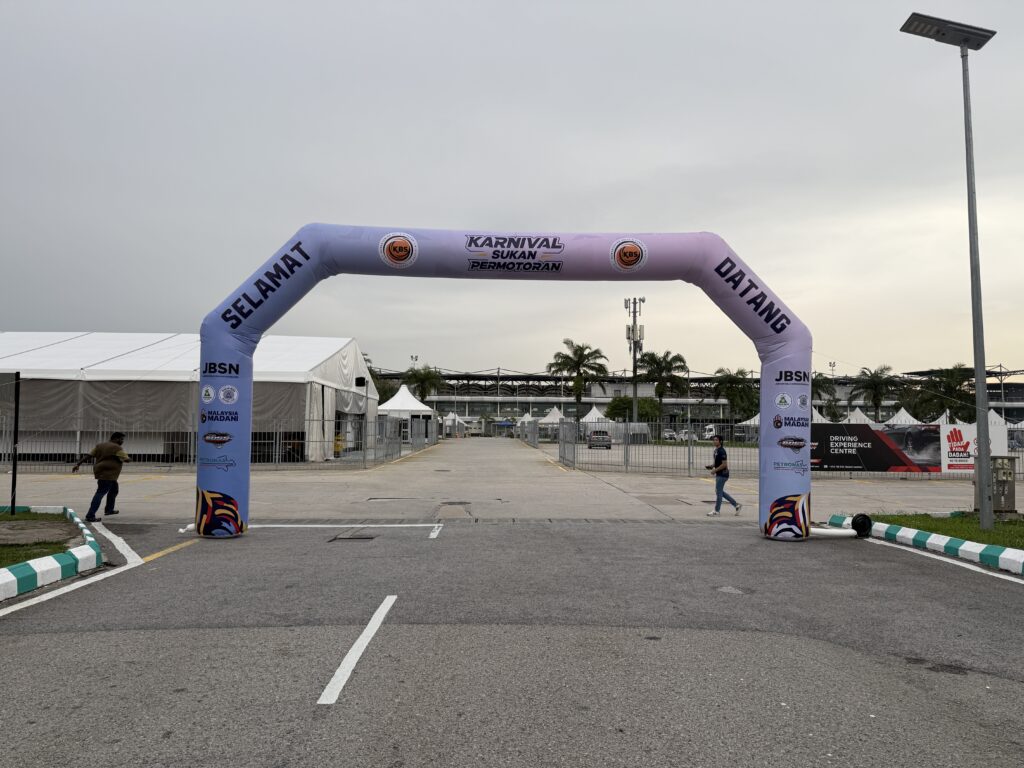 Inflatable Arch at Karnival Sukan Permotoran BOSS Sepang 2025 — photo 2