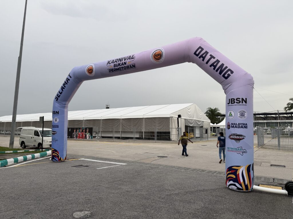 Inflatable Arch at Karnival Sukan Permotoran BOSS Sepang 2025 — photo 3