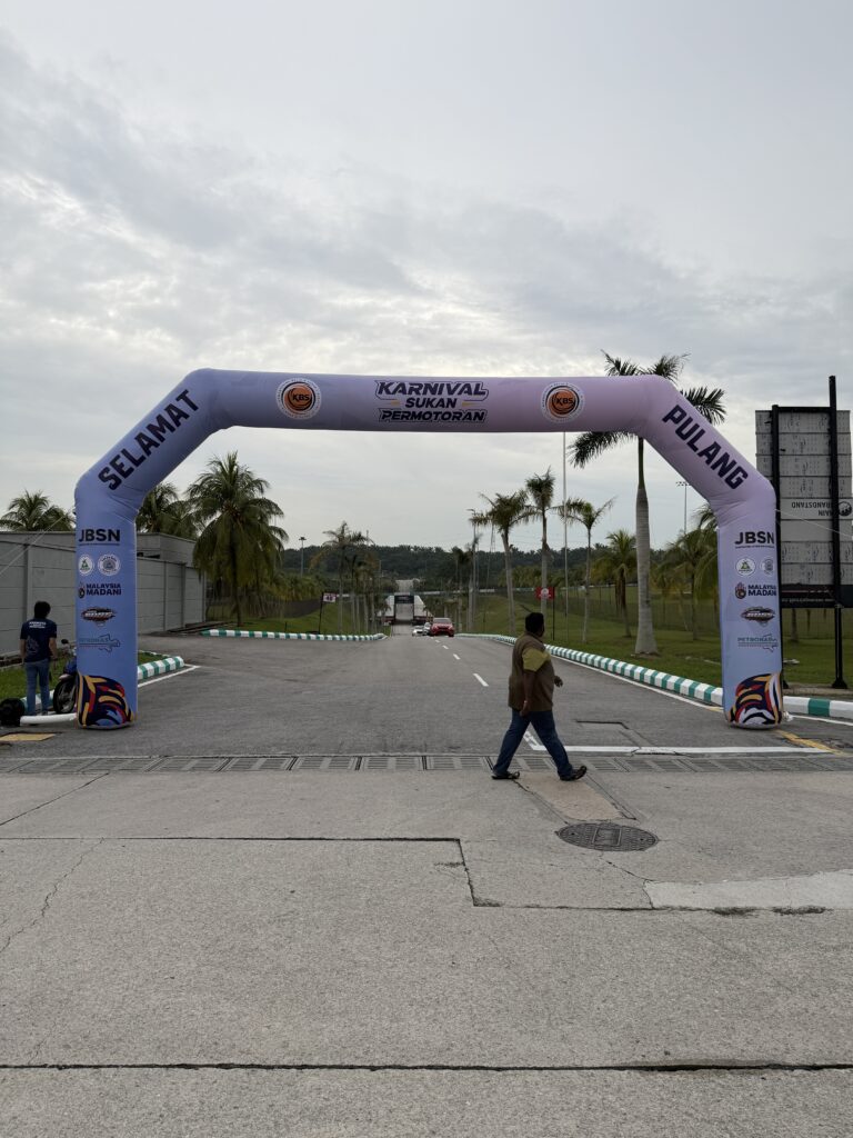 Inflatable Arch at Karnival Sukan Permotoran BOSS Sepang 2025 — photo 4