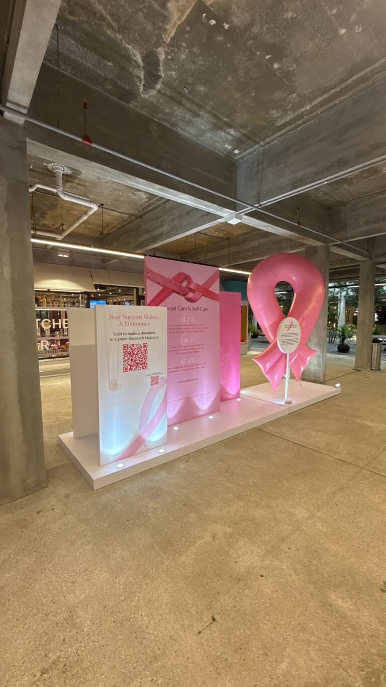 Inflatable Pink Ribbon for Breast Cancer Awareness Campaign — photo 3