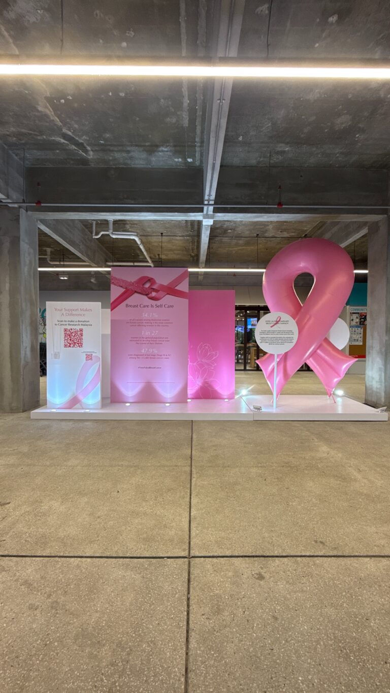Inflatable Pink Ribbon for Breast Cancer Awareness Campaign — photo 4