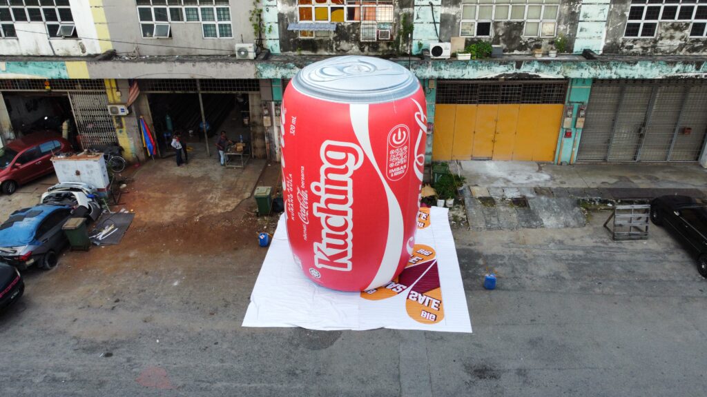 Make a Bold Statement with a Giant Inflatable Replica Coca-Cola Can — photo 4