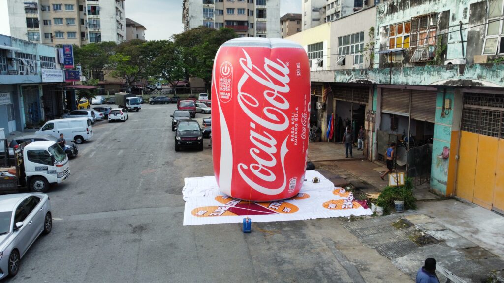 Make a Bold Statement with a Giant Inflatable Replica Coca-Cola Can — photo 6