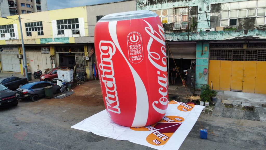 Make a Bold Statement with a Giant Inflatable Replica Coca-Cola Can — photo 7