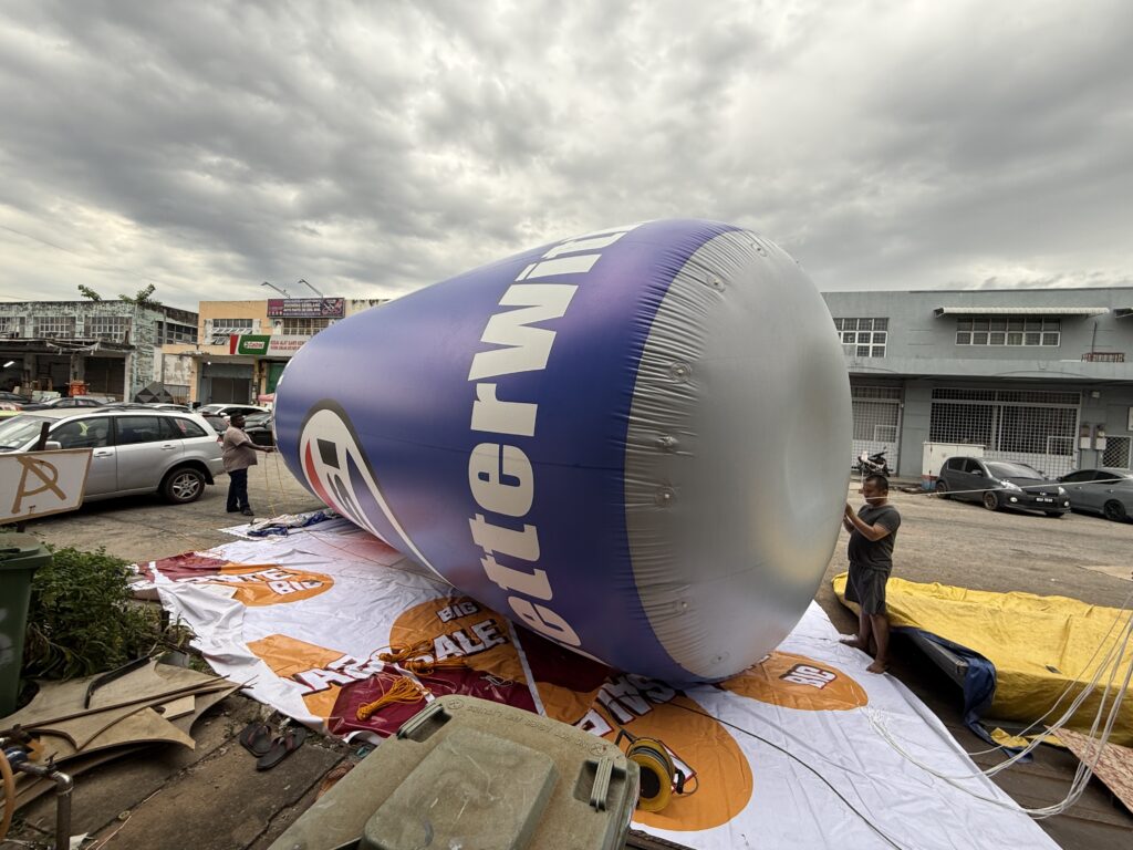 Pepsi Cola Inflatable Can at Kuching, Sarawak — photo 3