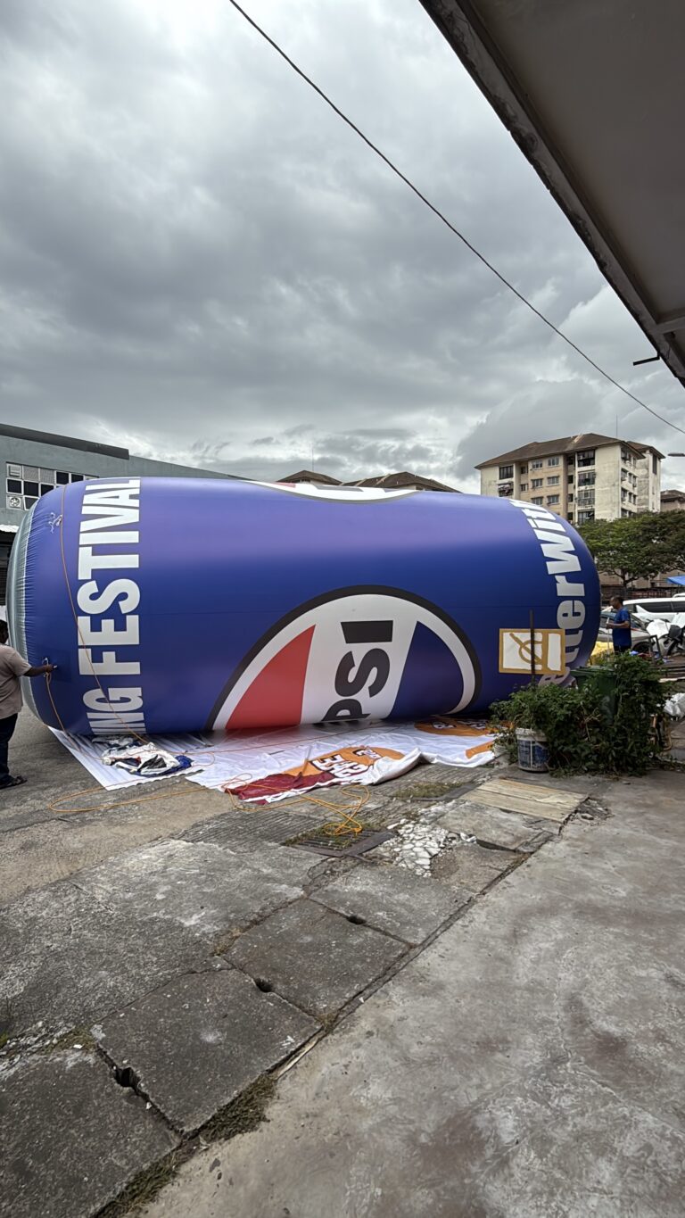 Pepsi Cola Inflatable Can at Kuching, Sarawak — photo 4