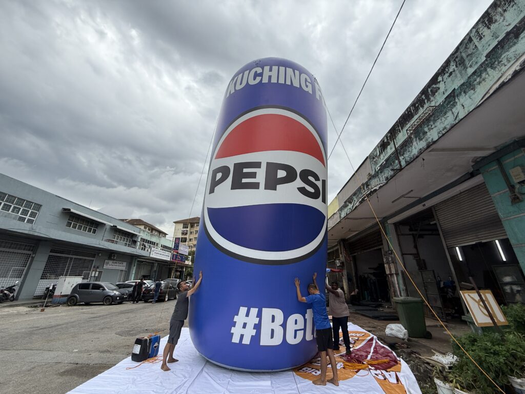 Pepsi Cola Inflatable Can at Kuching, Sarawak — photo 7