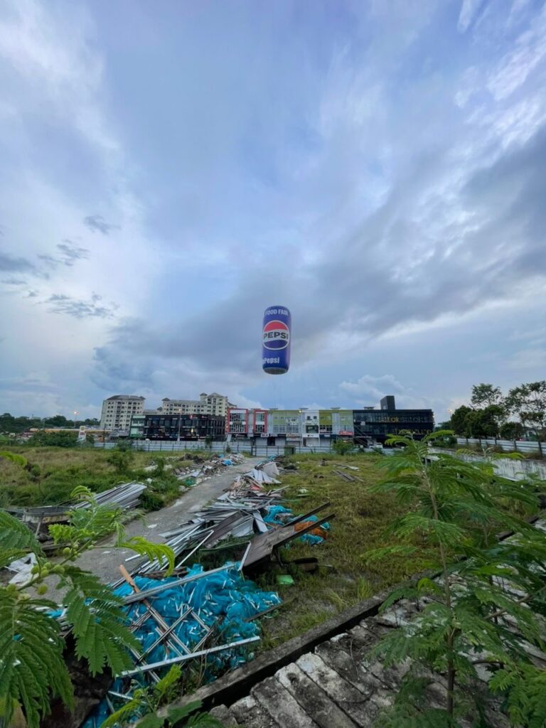 Pepsi Cola Inflatable Can at Kuching, Sarawak — photo 10