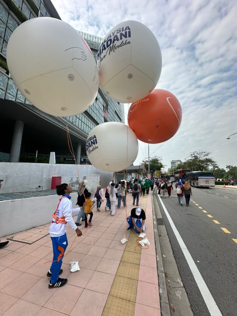Maskot Telekom Malaysia Belon Perarakan Merdeka 2024 | Belon Terapung Perarakan — photo 4
