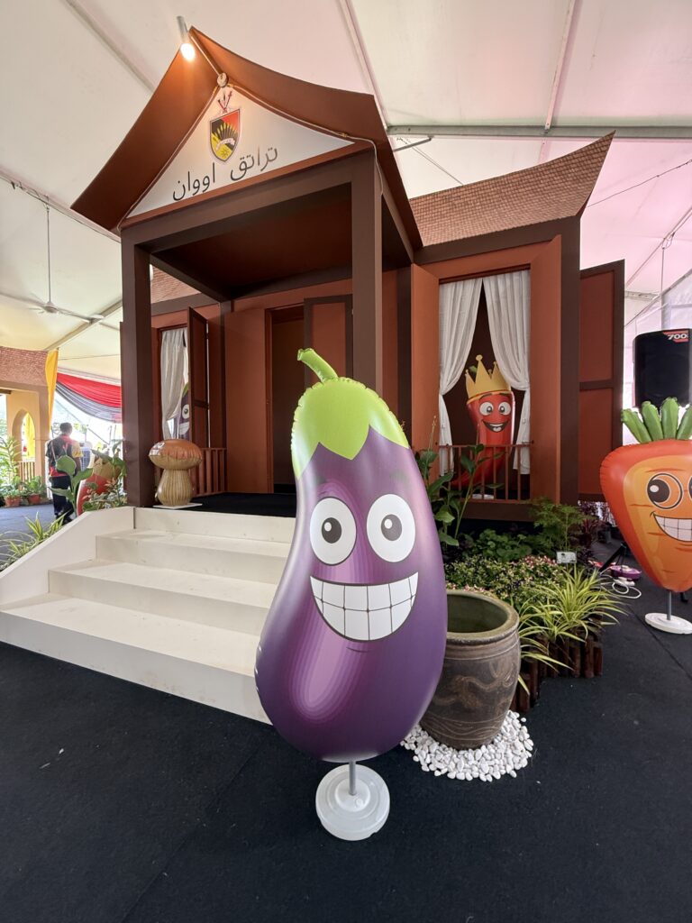 Vegetable Inflatable Replica at NS Fest 2025 in Nilai, Negeri Sembilan — photo 3