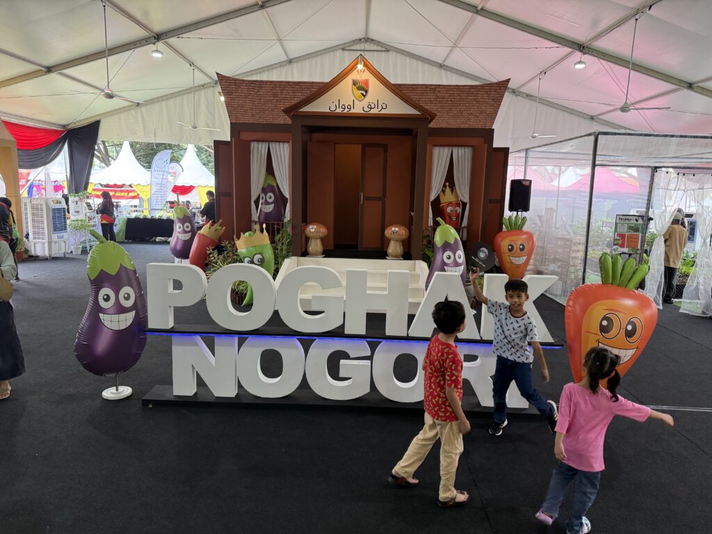 Vegetable Inflatable Replica at NS Fest 2025 in Nilai, Negeri Sembilan — photo 12