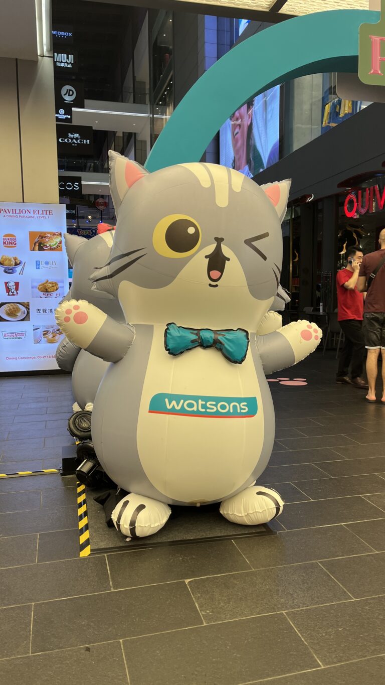 Replika Inflatable Kucing Watson di Pavilion KL — photo 2