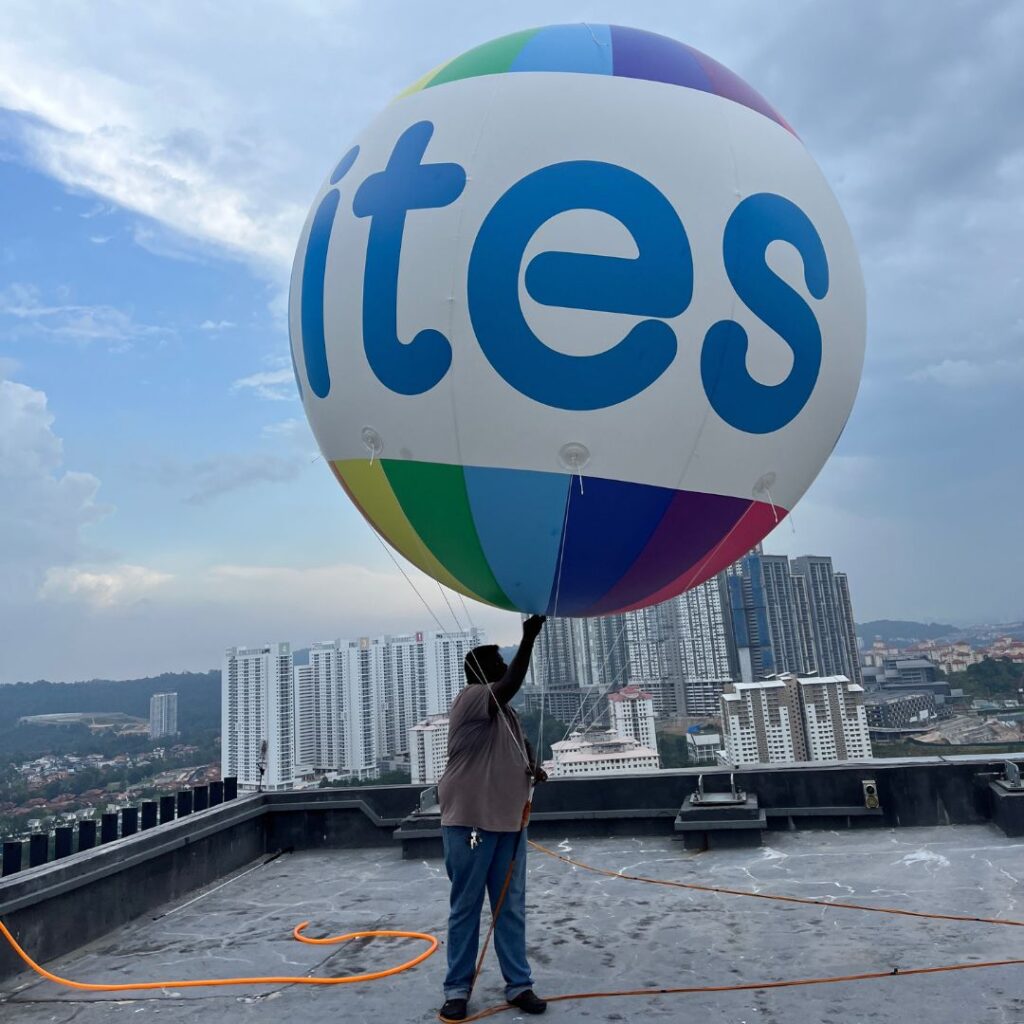 Giant Advertising Balloons — photo 16