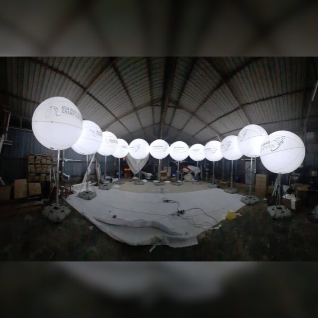 Lighted Balloon Stand — photo 2