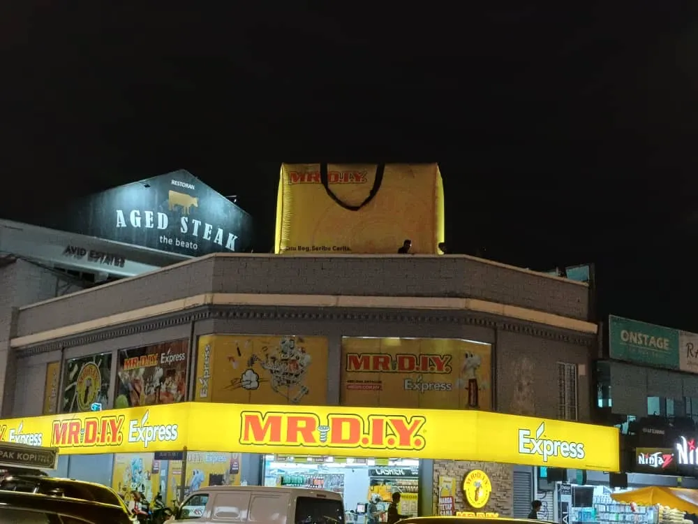 30 feet MR. DIY Inflatable Replica Bag installed at Bangsar & Mytown, KL — photo 7