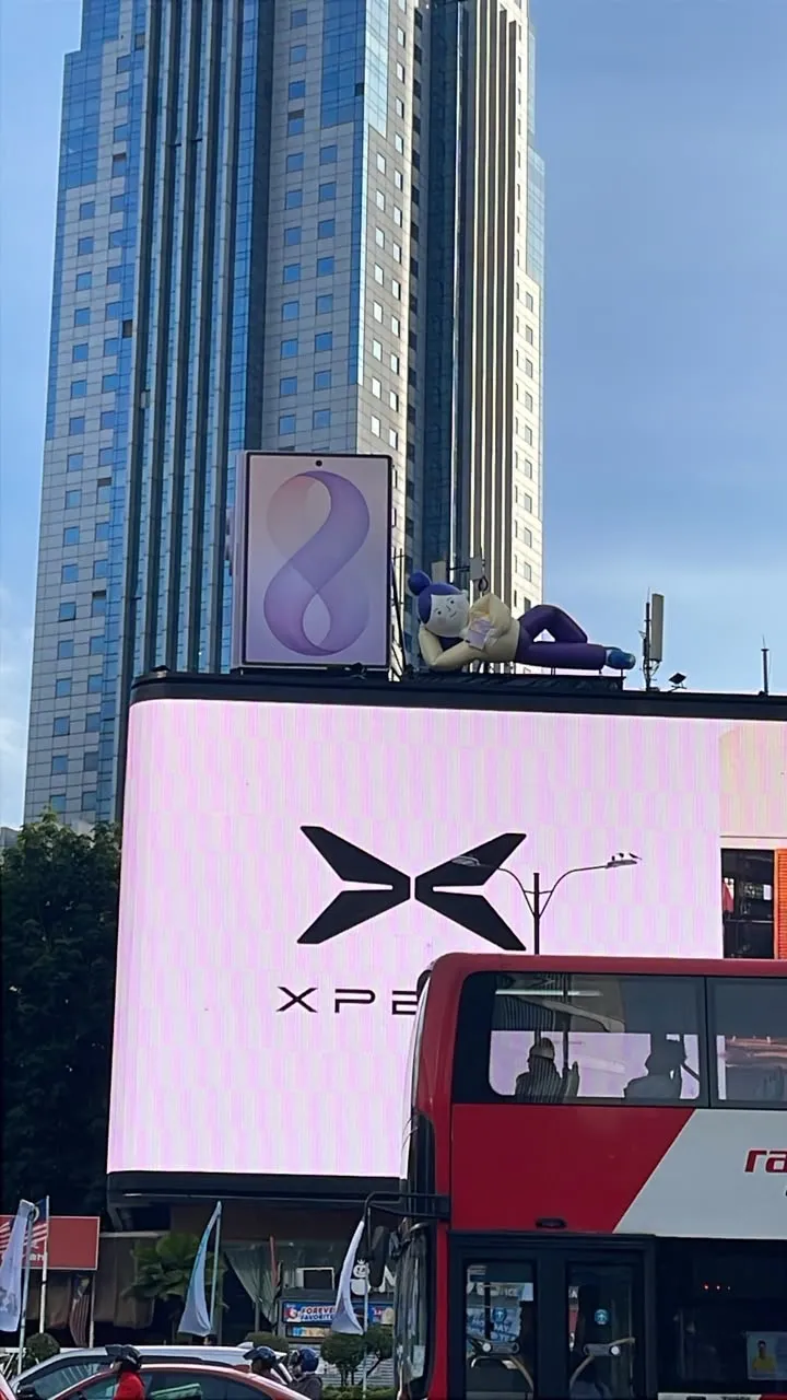 Samsung Inflatable Mascot (30ft Horizontal) Near KLCC